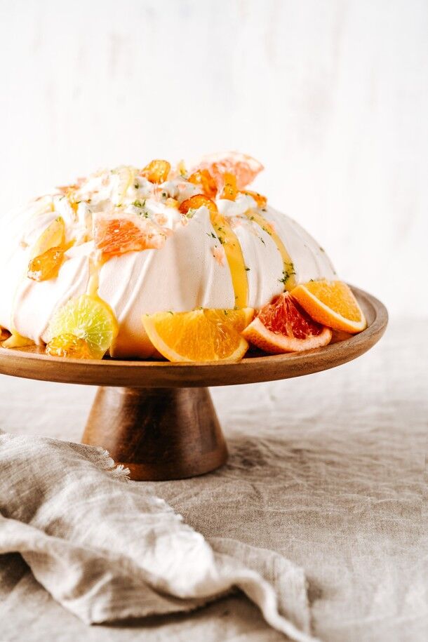 citrus pavlova