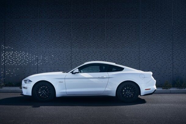 FORD MUSTANG GT